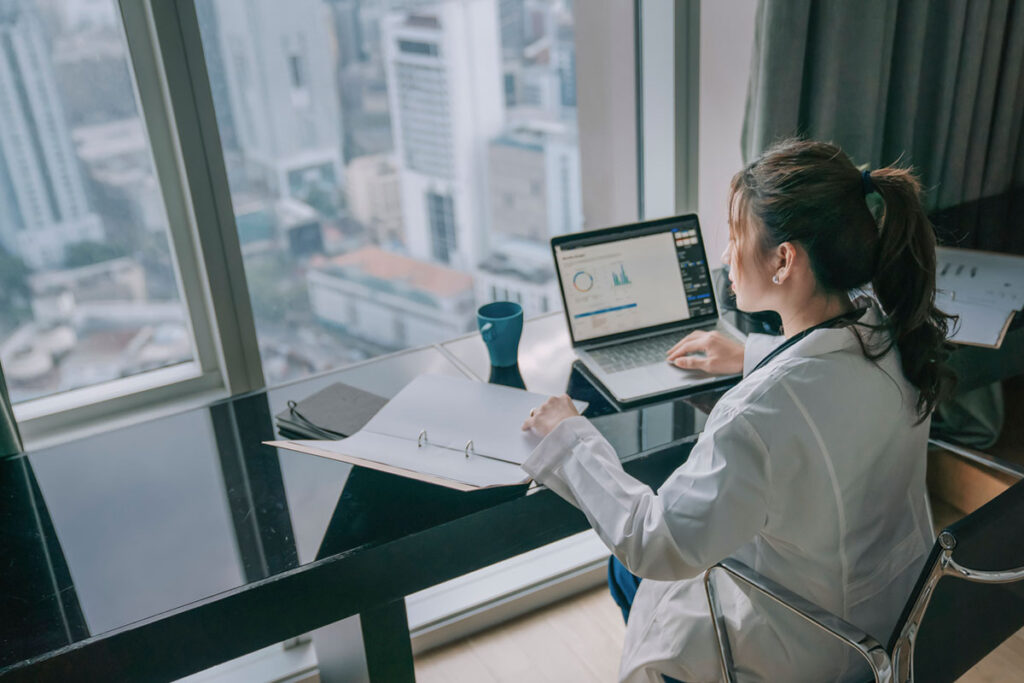 What Makes An Effective Healthcare Worker WeLearn